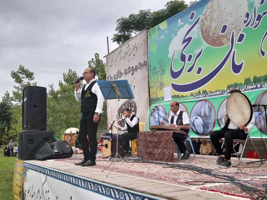 اولین جشنواره بخش مرکزی لنگرود در روستای دیوشل برگزار شد: جشنواره ای باعطر و طعم نان و  برنج