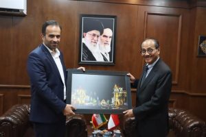 خواهر خواندگی «رشت» و «بوگور» اندونزی/سفیر جمهوری اندونزی در ایران گفت: سفارت جمهوری اندونزی آمادگی دارد زمینه خواهر خواندگی دو شهر «بوگور» و «رشت» را فراهم کند.