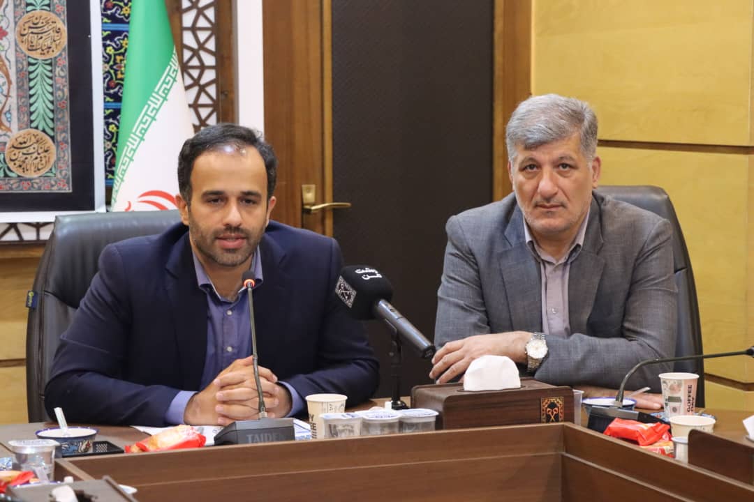 شهردار رشت در دیدار با مجمع نمایندگان گیلان مطرح کرد؛_لزوم انسجام بین دستگاه ها در وصول مطالبات شهرداری _ضرورت نگاه ویژه مجمع نمایندگان استان به منظور اجرای فاز دوم رینگ ۹۰ متری _ساخت کنارگذر ژ۵ در محدوده روستایی حیاتی است