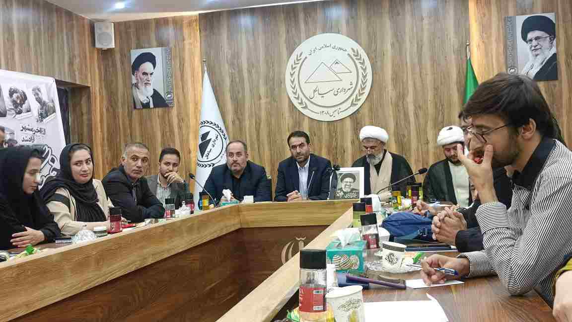 شهردار سیاهکل: شهرداری سیاهکل برای احداث هتل ۵ ستاره در شهر سیاهکل پروانه‌ رایگان می‌دهد/ ادامه اجرای کمربندی خیام نیازمند منابع ملی و حمایت همه جانبه مسوولان است