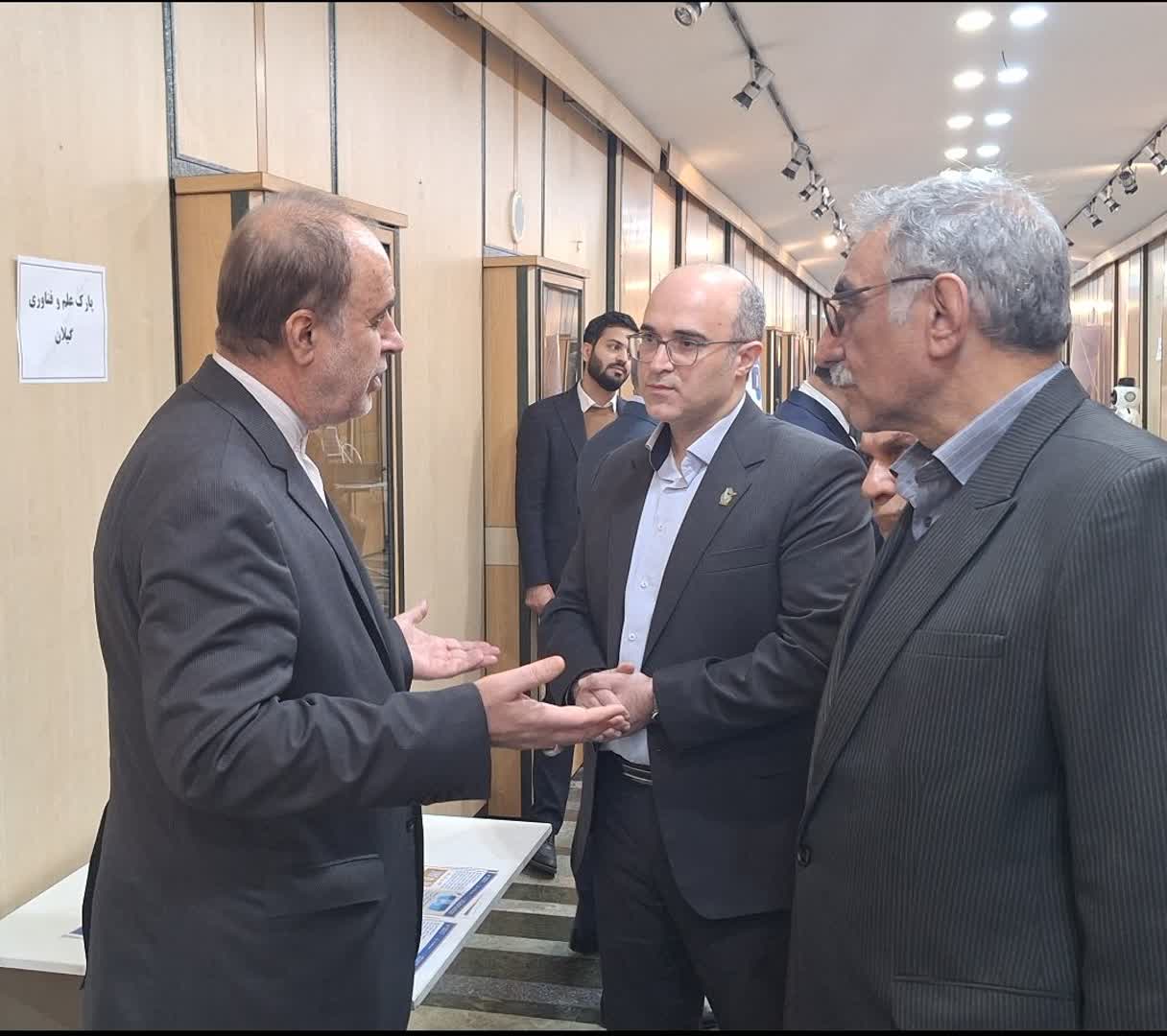 افتتاح نمایشگاه دستاوردهای پژوهش و فناوری درمجلس شورای اسلامی