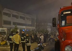 کمک در اطفا حریق ونوس، با ۱۲ آتش‌نشان، سه خودروی اطفای حریق و شش تانکر آب‌رسانی از شهرداری انزلی