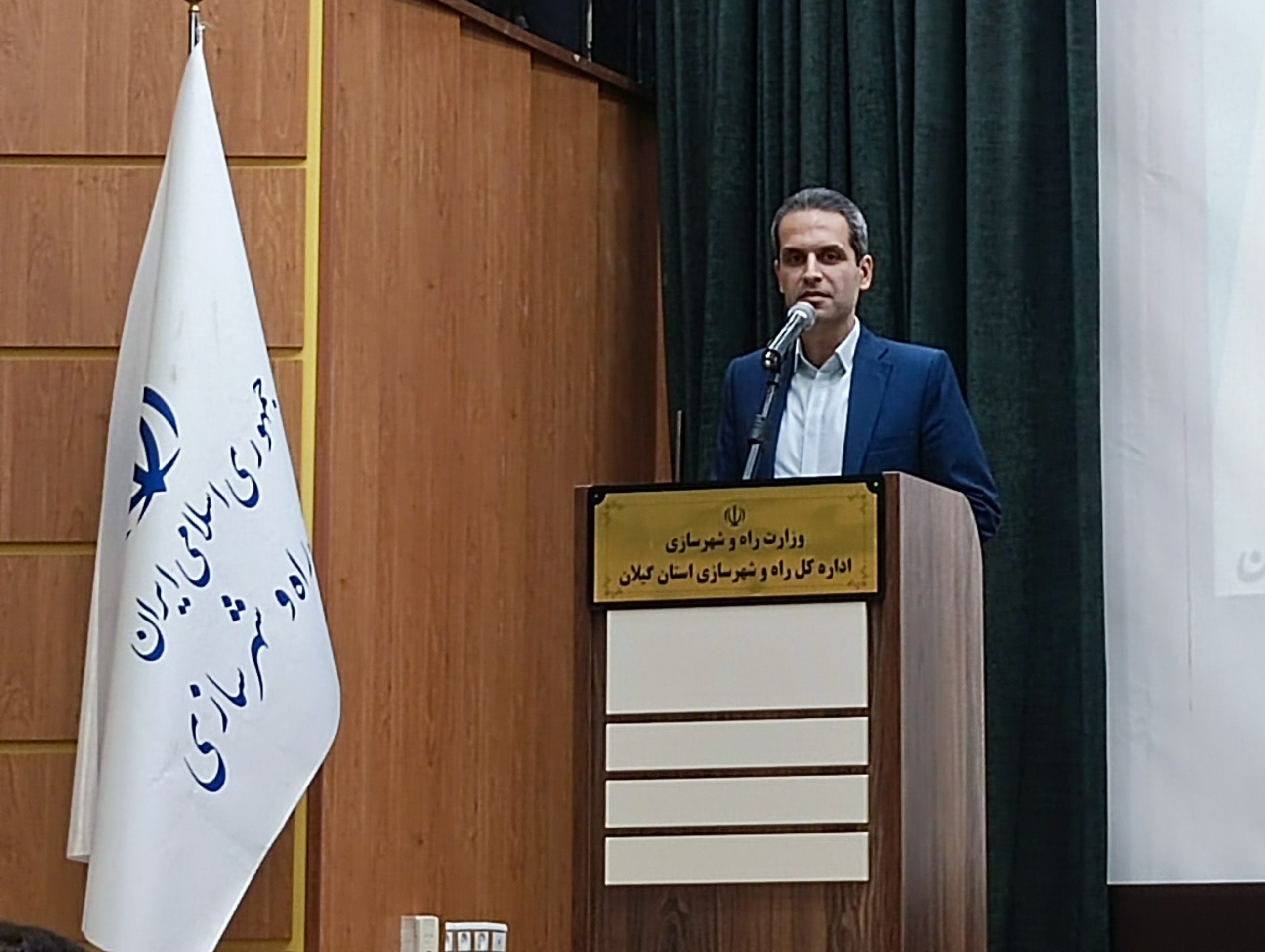 انتقادات سازنده خبرنگاران سبب اصلاح معایب و تسریع در اجرای پروژه‌ها می‌شود