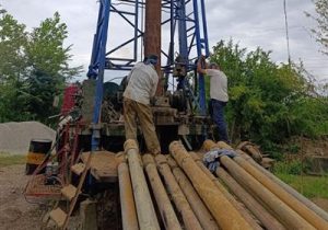 حفر یك حلقه چاه عمیق در روستای اتور سرا شهرستان فومن