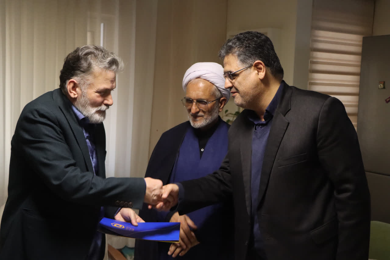 دیدار مدیرکل بنیاد مسکن انقلاب اسلامی گیلان با جانباز ۵۵ درصد دفاع مقدس