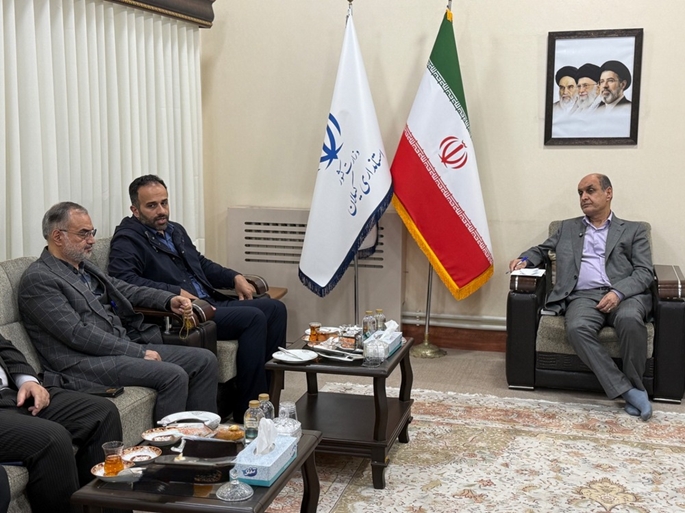 شهردار رشت در دیدار با استاندار گیلان:<br>اجرای ۶ کیلومتر راه بدون هزینه تملک؛ صرفه‌جویی ۵ هزار میلیارد تومانی برای شهرداری رشت