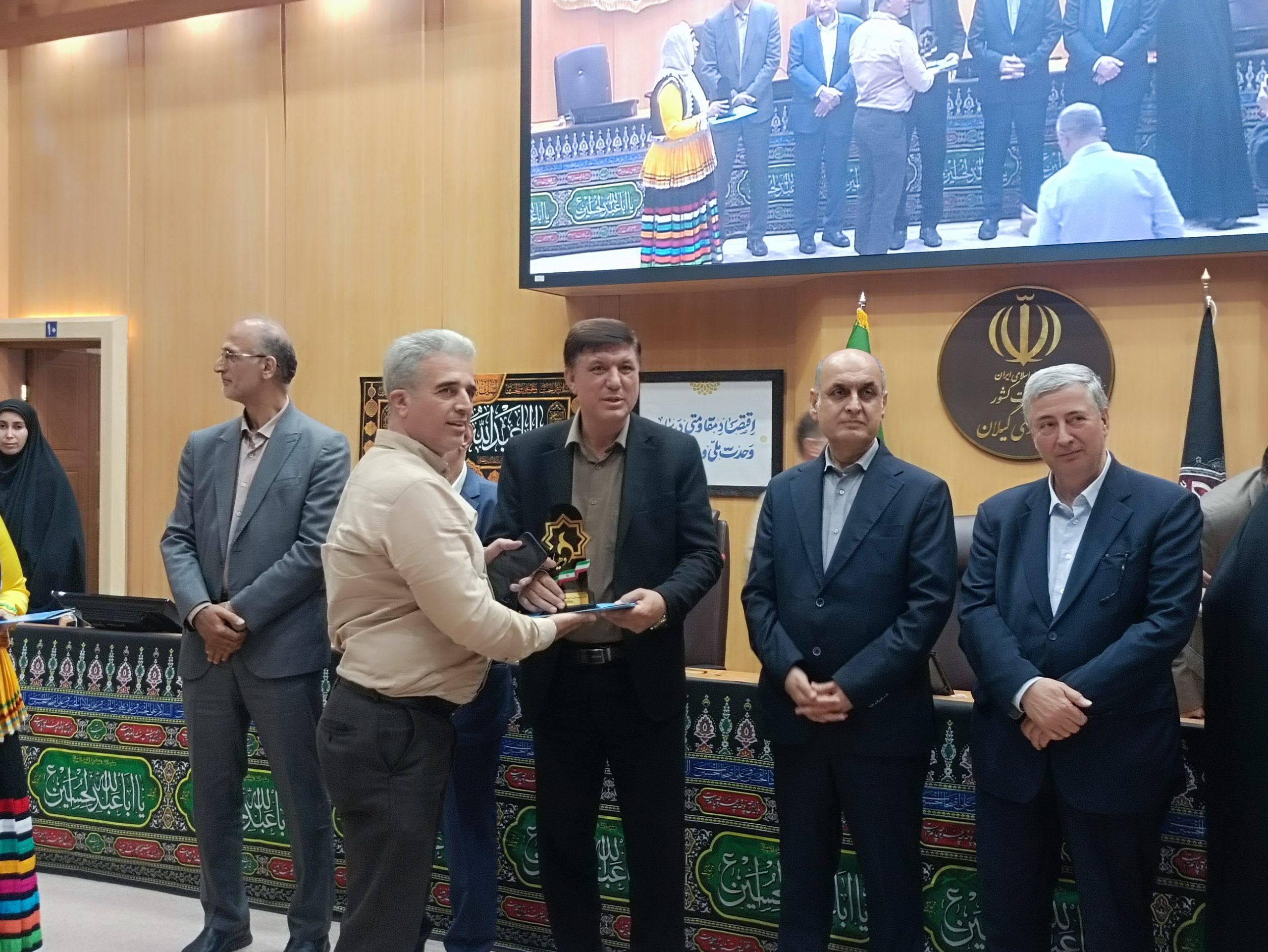 تجلیل از دهیاران نمونه گیلانی با حضور معاون سازمان دهیاری‌های کشور+ عکس