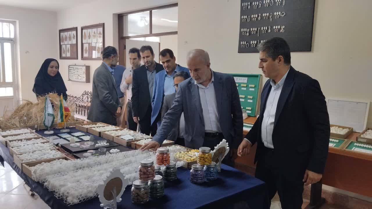 بازدید مهندس کوچکی‌نژاد از مرکز تحقیقات ابریشم کشور