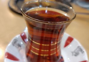 وحدت ملی در یک استکان چای