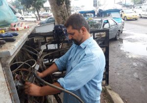 اجرای عملیات بهسازی شبکه مخابراتی مرکز میرزاکوچک در بلوار شهید افتخاری رشت